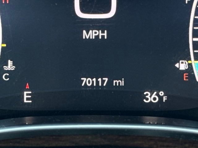 Used 2023 Chrysler Pacifica Limited image 34