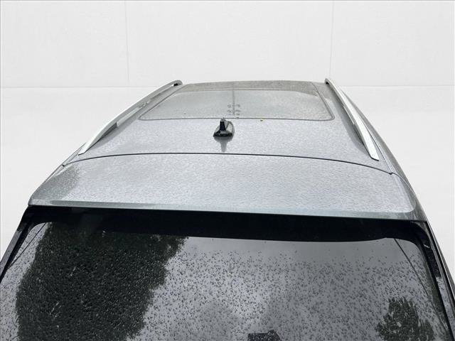 New 2025 Volkswagen Taos SEL image 9