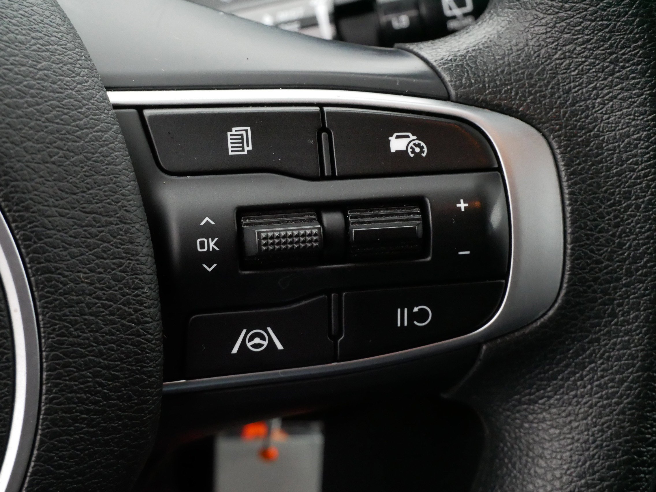 Used 2023 Kia Sportage LX image 26