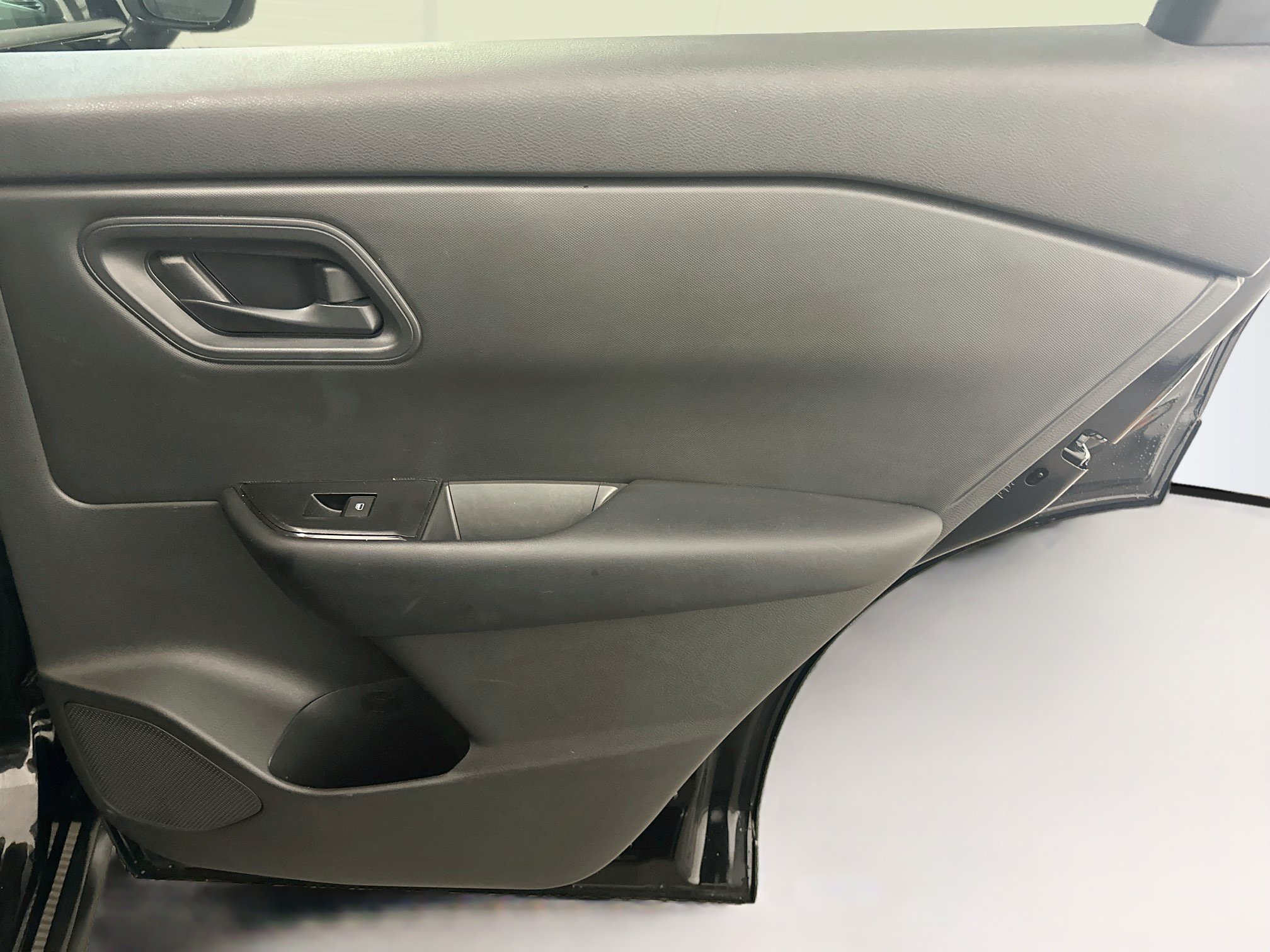 Used 2024 Nissan Rogue S AWD/4WD image 30