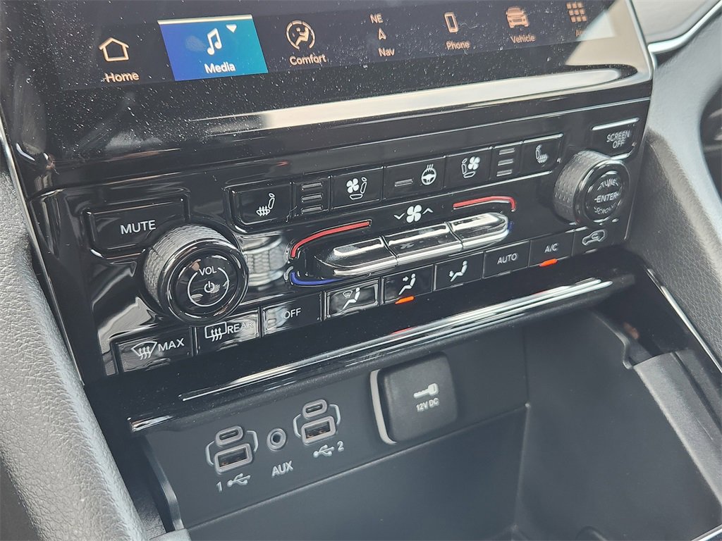 New 2025 Jeep Grand Cherokee Overland w/ Trailer Tow Package image 16