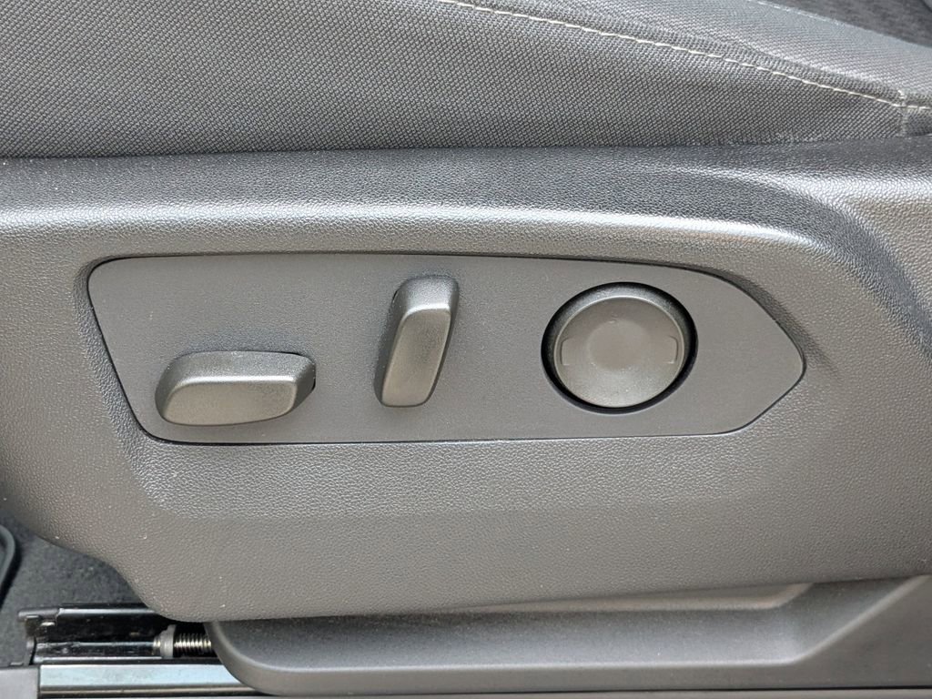 Certified 2024 Chevrolet Silverado 2500 Custom w/ Custom Convenience Package image 19