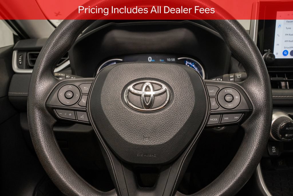 Used 2024 Toyota RAV4 XLE AWD/4WD image 17