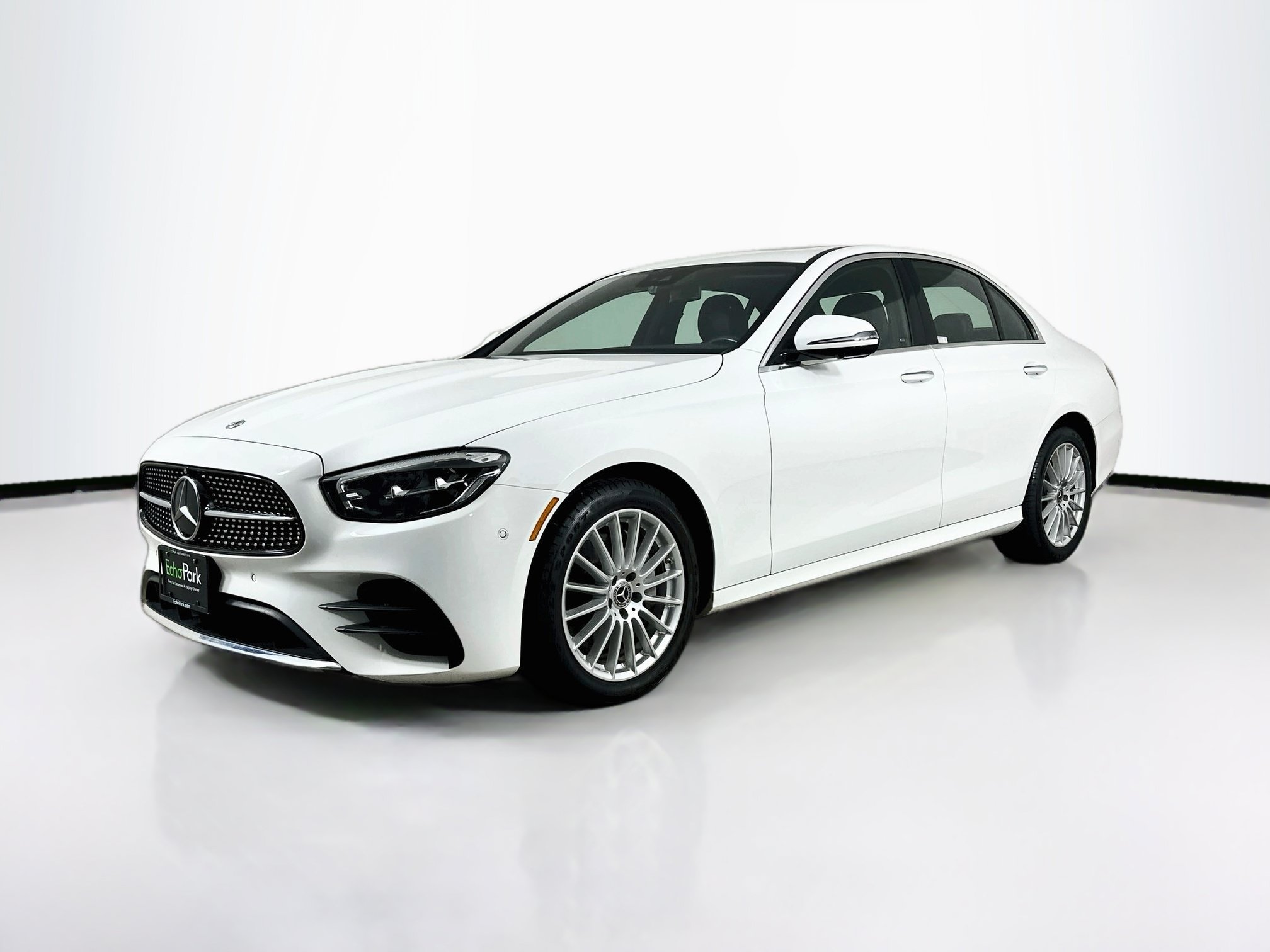 Used 2023 Mercedes-Benz E 350 4MATIC Sedan image 3