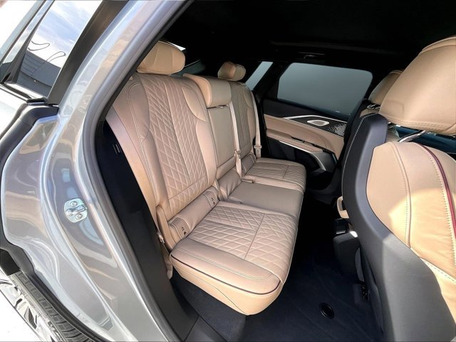 Certified 2025 Cadillac Lyriq Luxury image 29