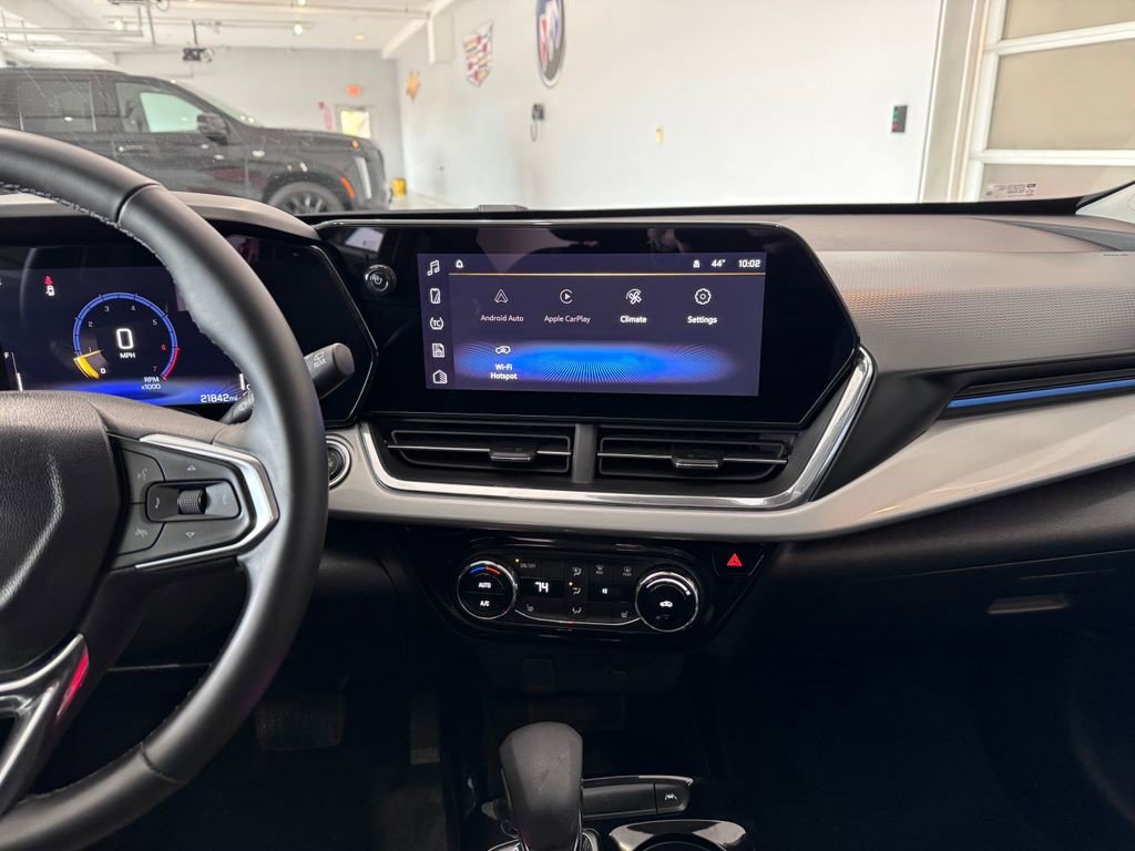 Certified 2025 Chevrolet Trax LT w/ LT Convenience Package image 16