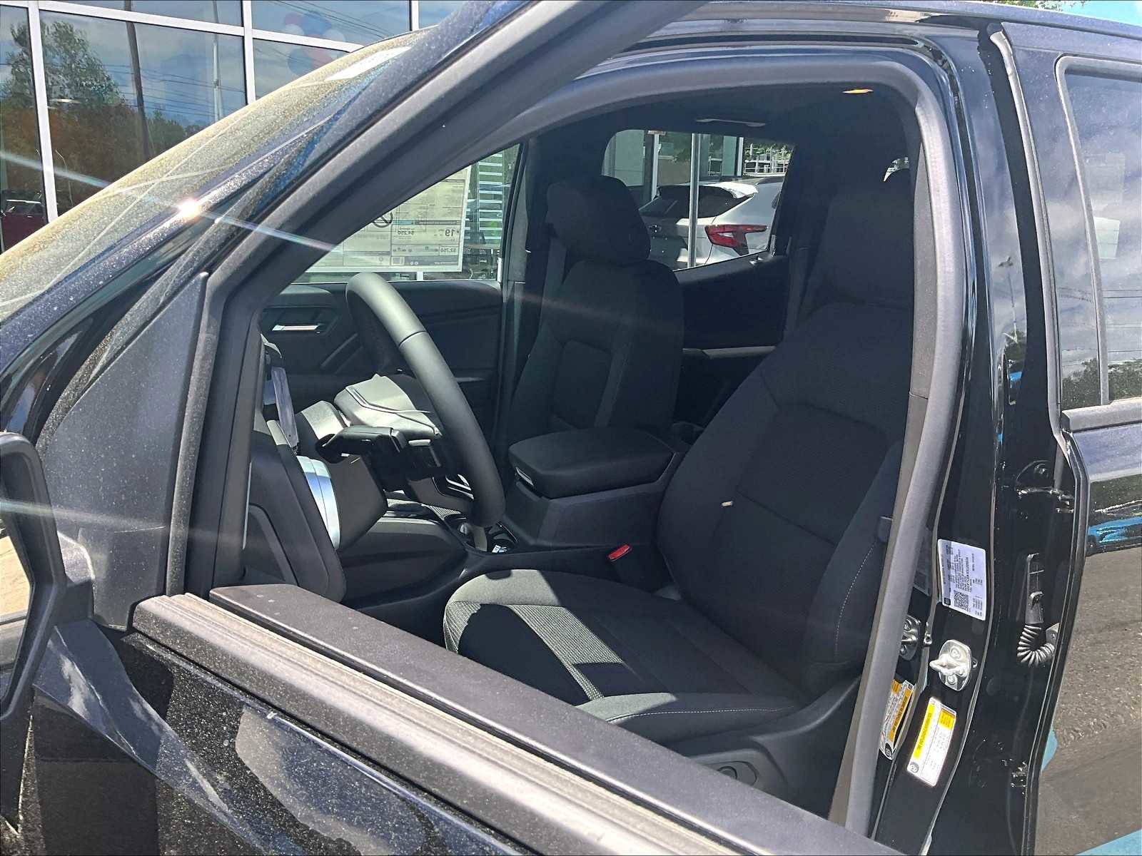 New 2025 Chevrolet Colorado LT w/ Advanced Trailering Package image 11