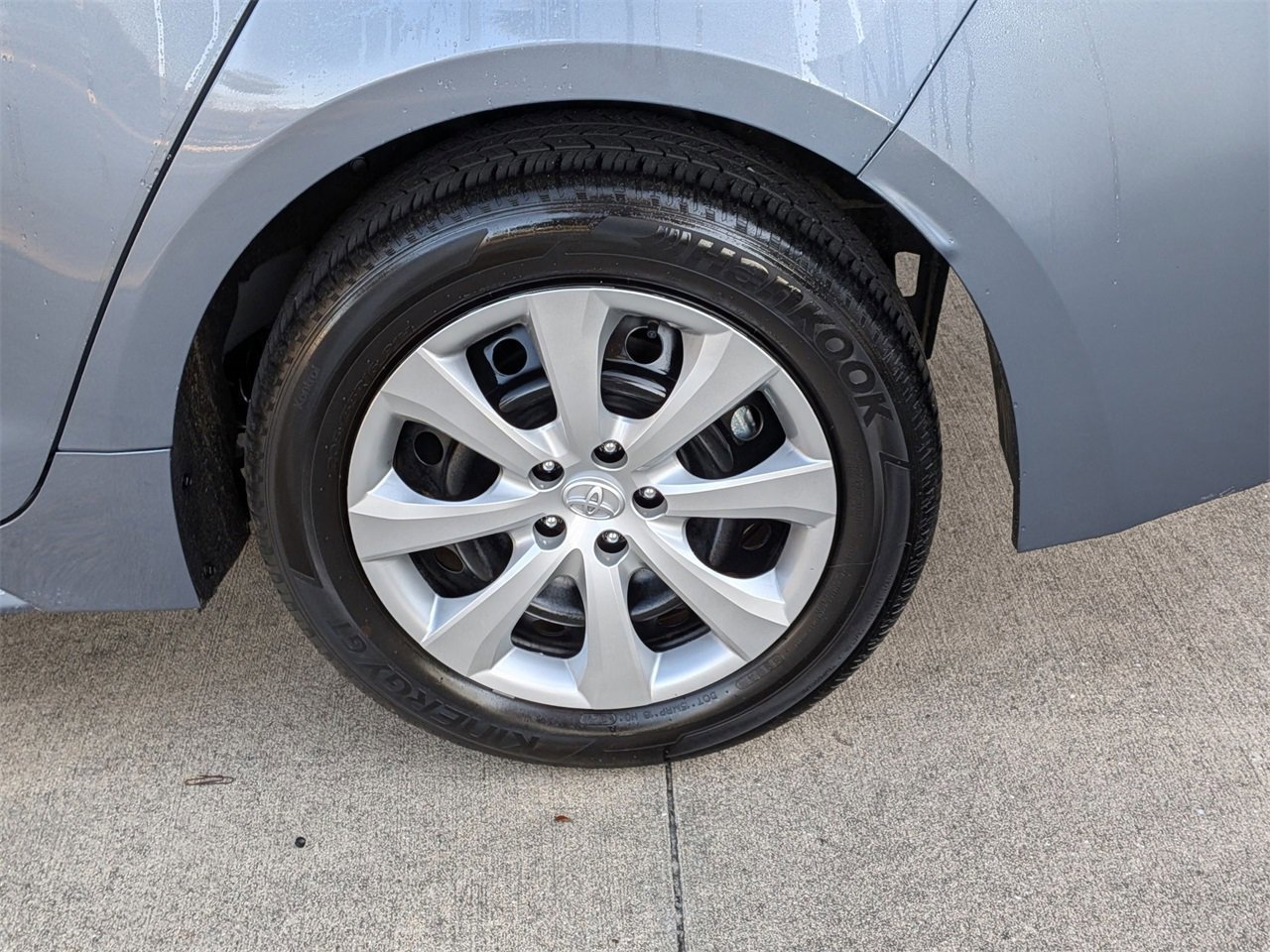 Used 2025 Toyota Corolla LE image 26