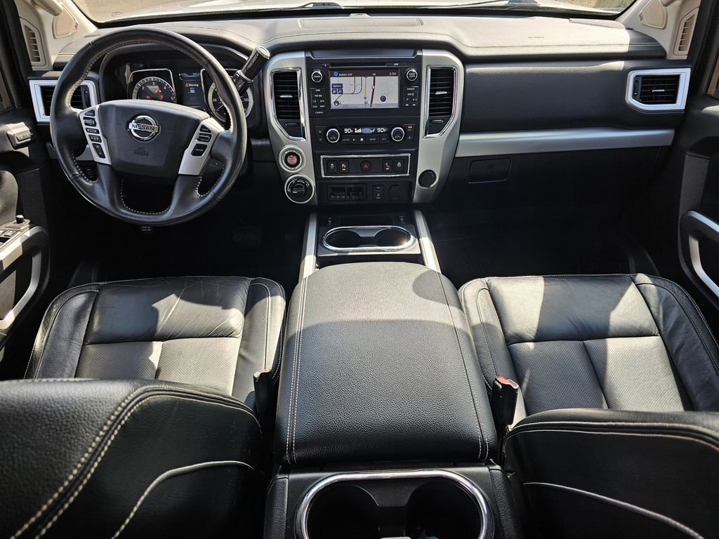 Used 2017 Nissan Titan PRO-4X w/ Pro-4x Convenience Package AWD/4WD image 15