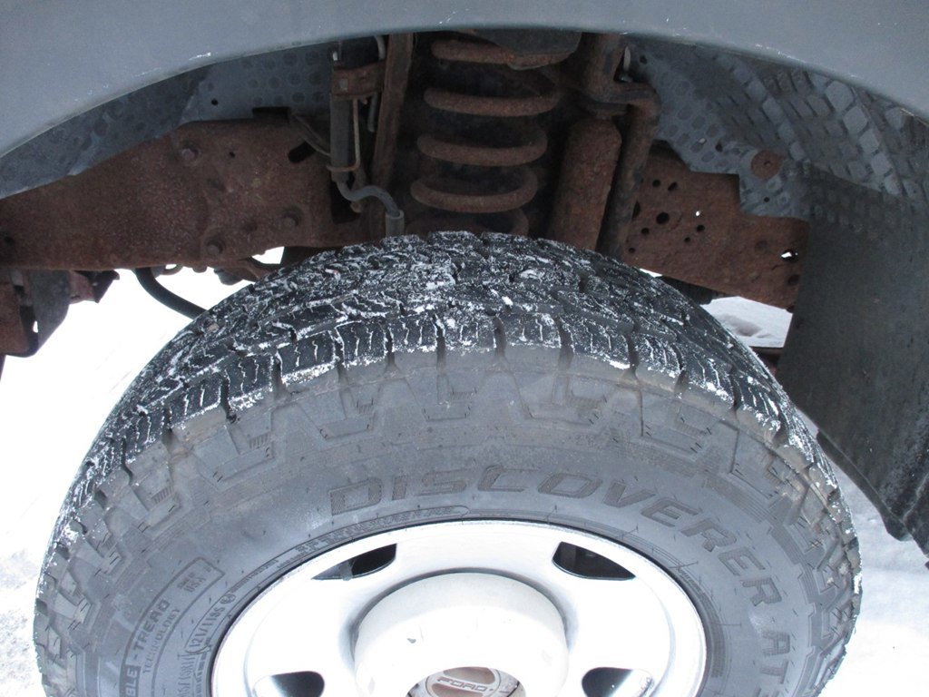 Used 2005 Ford F250 4x4 Regular Cab Super Duty image 10