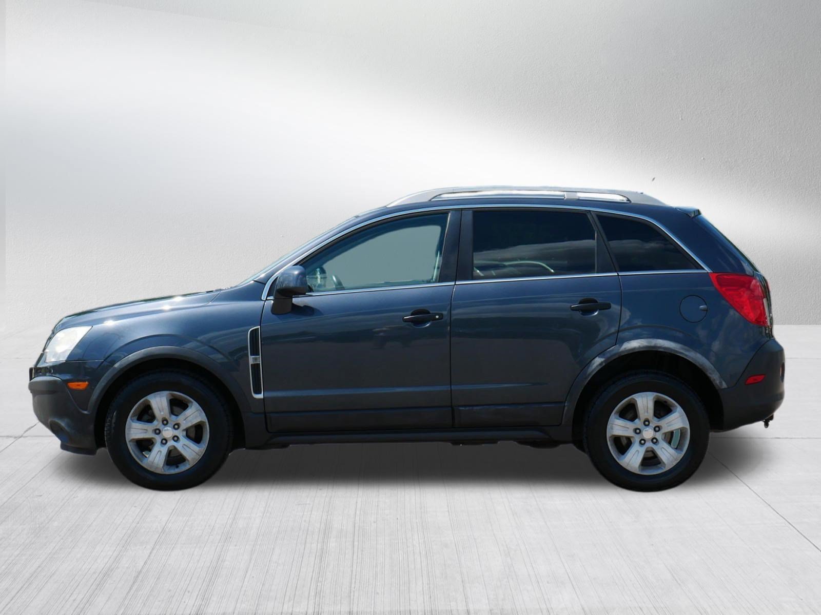 Used 2013 Chevrolet Captiva Sport LS FWD image 4