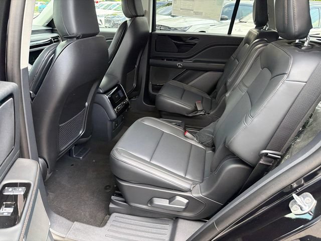 New 2026 Lincoln Aviator 2WD w/ Jet Appearance Package image 21