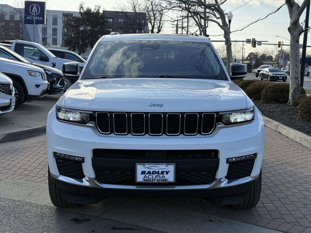 Used 2023 Jeep Grand Cherokee L Limited image 2