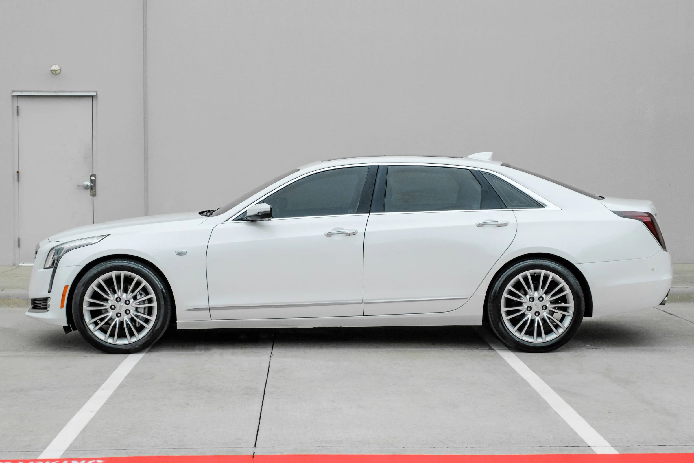 Used 2018 Cadillac CT6 Luxury w/ Active Chassis Package AWD/4WD image 10