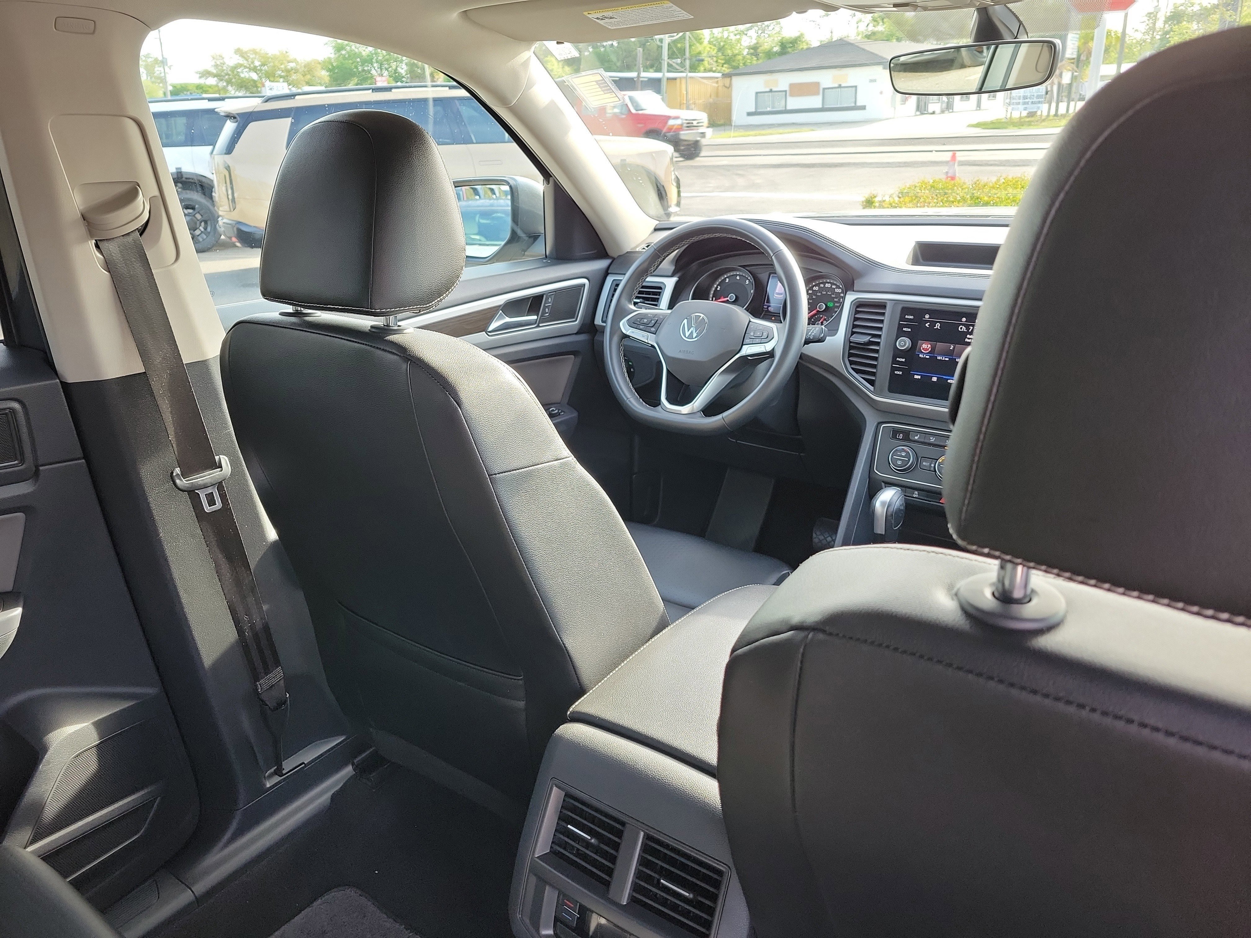 Used 2021 Volkswagen Atlas SE image 13