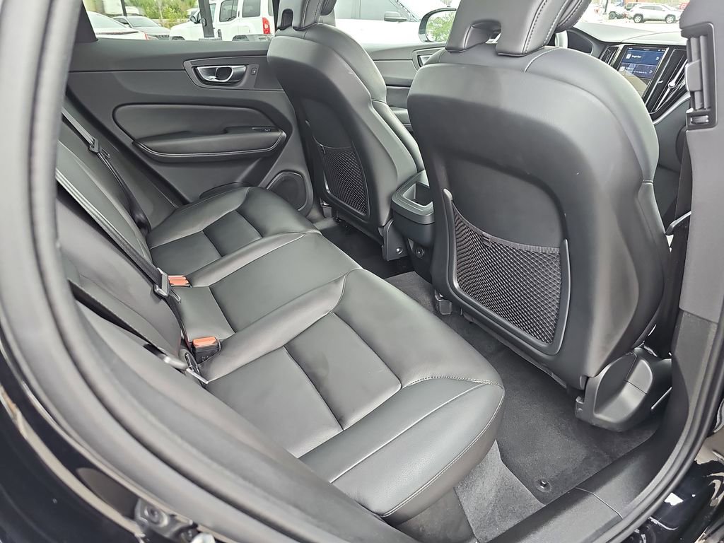 Used 2025 Volvo XC60 B5 Core image 14