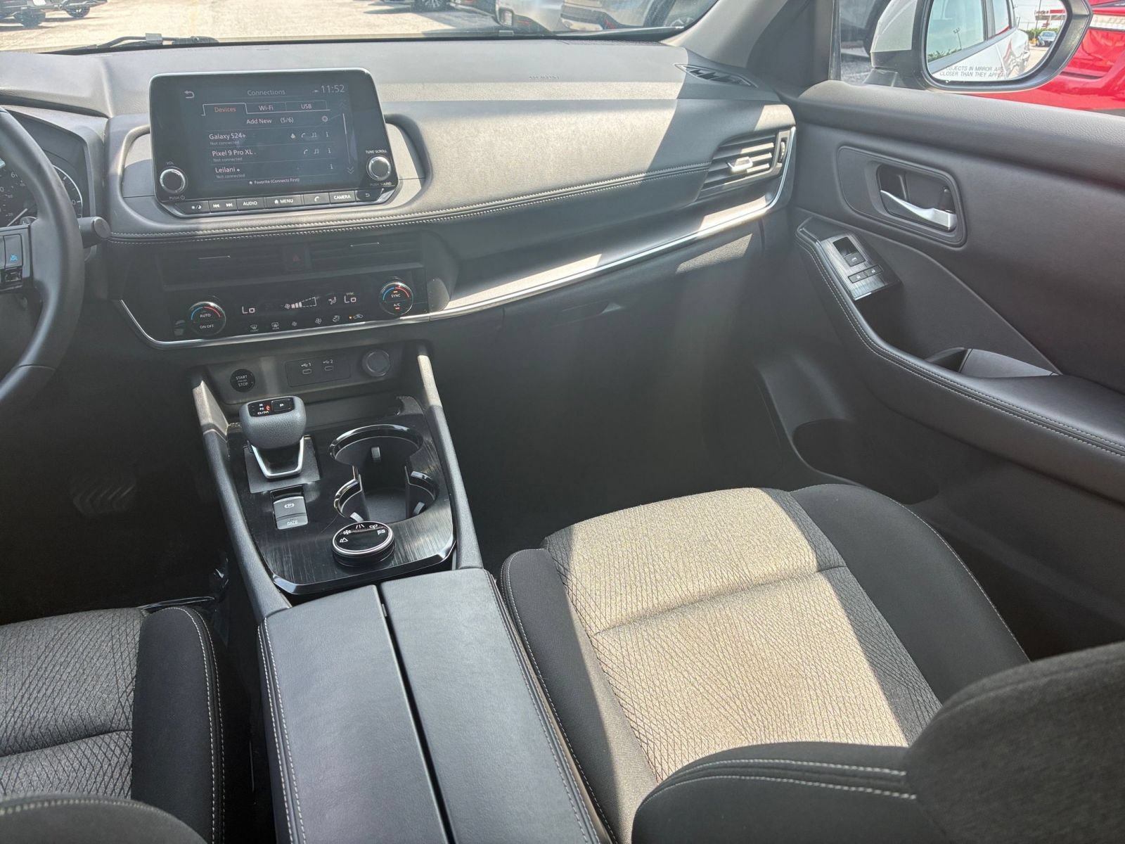 Used 2025 Nissan Rogue SV AWD/4WD image 25