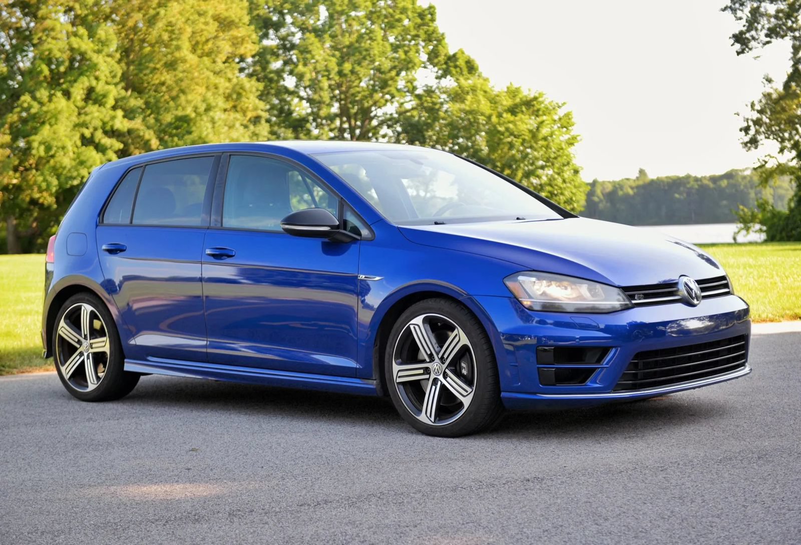 Used 2015 Volkswagen Golf R 4-Door AWD/4WD image 20