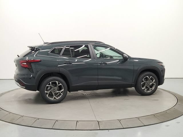 New 2026 Chevrolet Trax LT w/ Driver Confidence Package FWD image 7