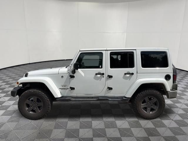 Used 2016 Jeep Wrangler Unlimited Sahara w/ Connectivity Group AWD/4WD image 12