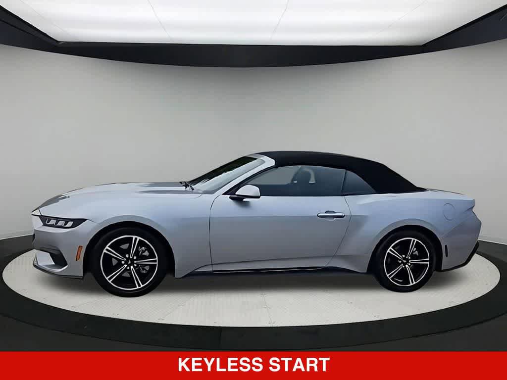 Used 2024 Ford Mustang Convertible RWD image 4