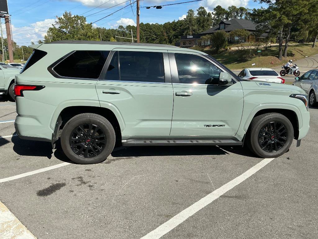 Used 2024 Toyota Sequoia SR5 w/ SR5 Premium Package AWD/4WD image 6