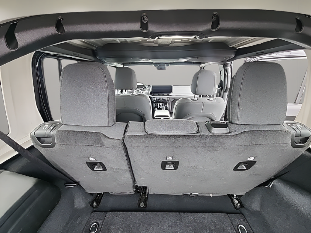 Used 2024 Jeep Wrangler Unlimited Sport AWD/4WD image 12
