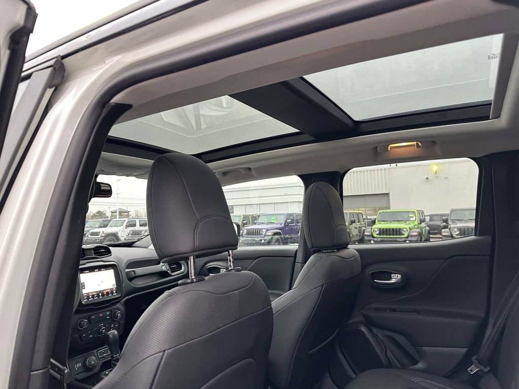 Used 2023 Jeep Renegade Limited w/ Sun/Sound Group image 16