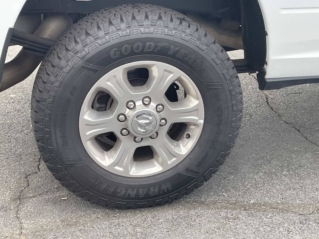 Used 2024 RAM 3500 Big Horn AWD/4WD image 9