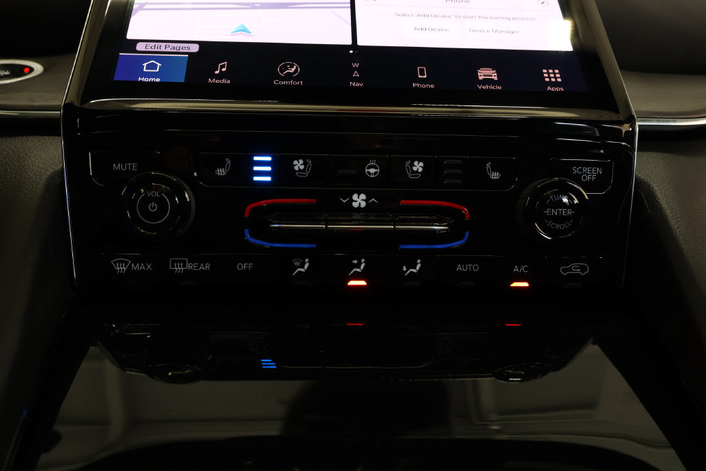 Used 2025 Jeep Grand Cherokee Overland w/ Luxury Tech Group IV AWD/4WD image 35