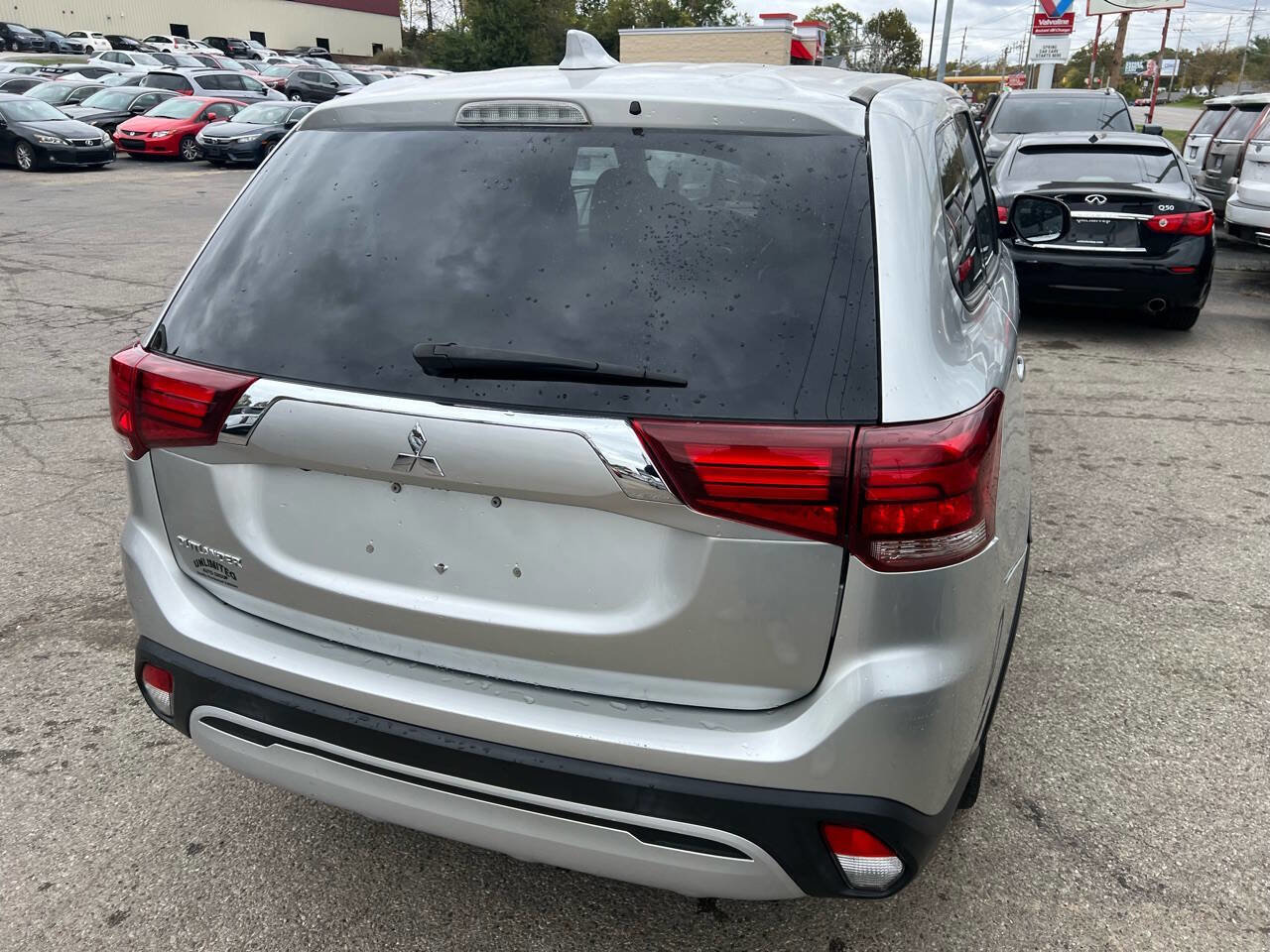 Used 2020 Mitsubishi Outlander ES image 8
