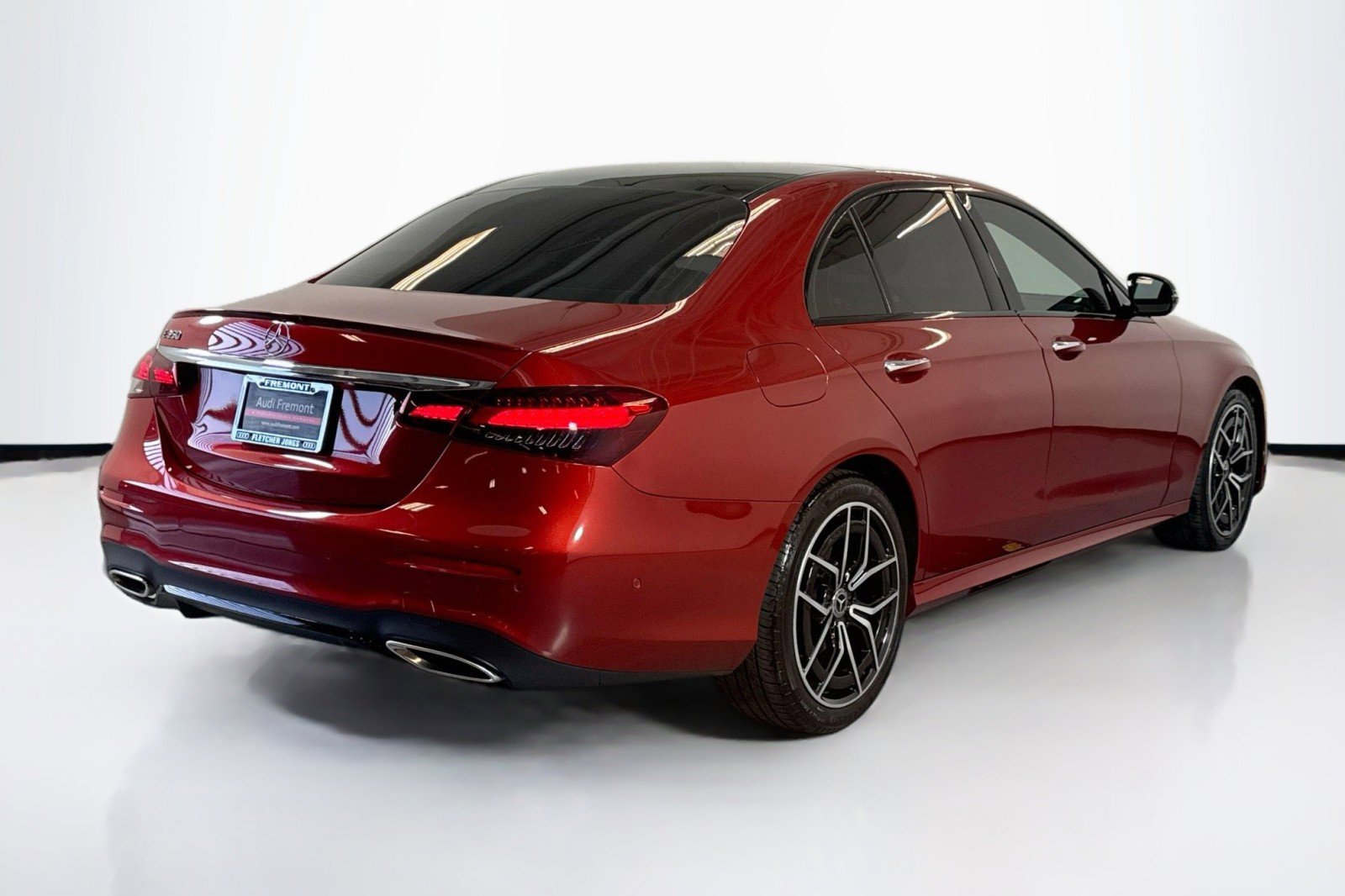 Used 2021 Mercedes-Benz E 350 Sedan w/ Premium Package image 5