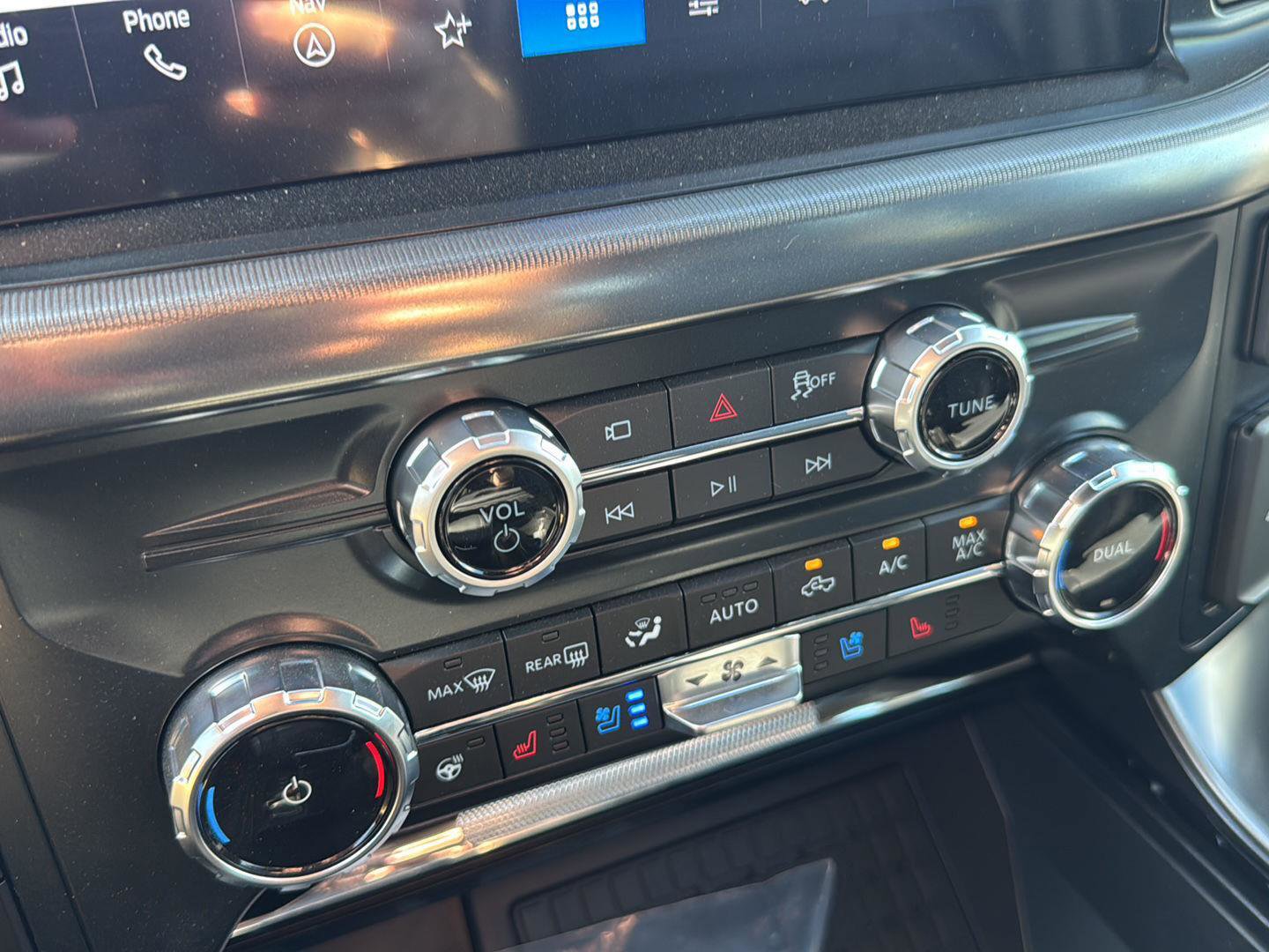 New 2025 Ford F150 Lariat w/ Equipment Group 502A High image 28