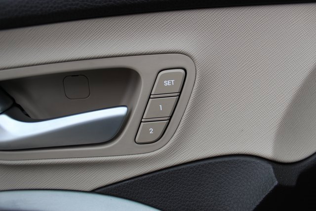 Used 2018 Hyundai Santa Fe Limited w/ Cargo Package image 11