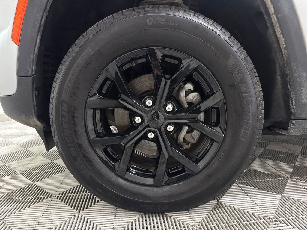 Used 2025 Jeep Grand Cherokee Altitude image 53