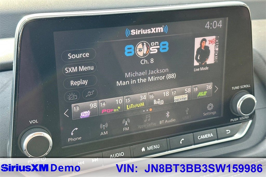 Used 2025 Nissan Rogue SV image 30