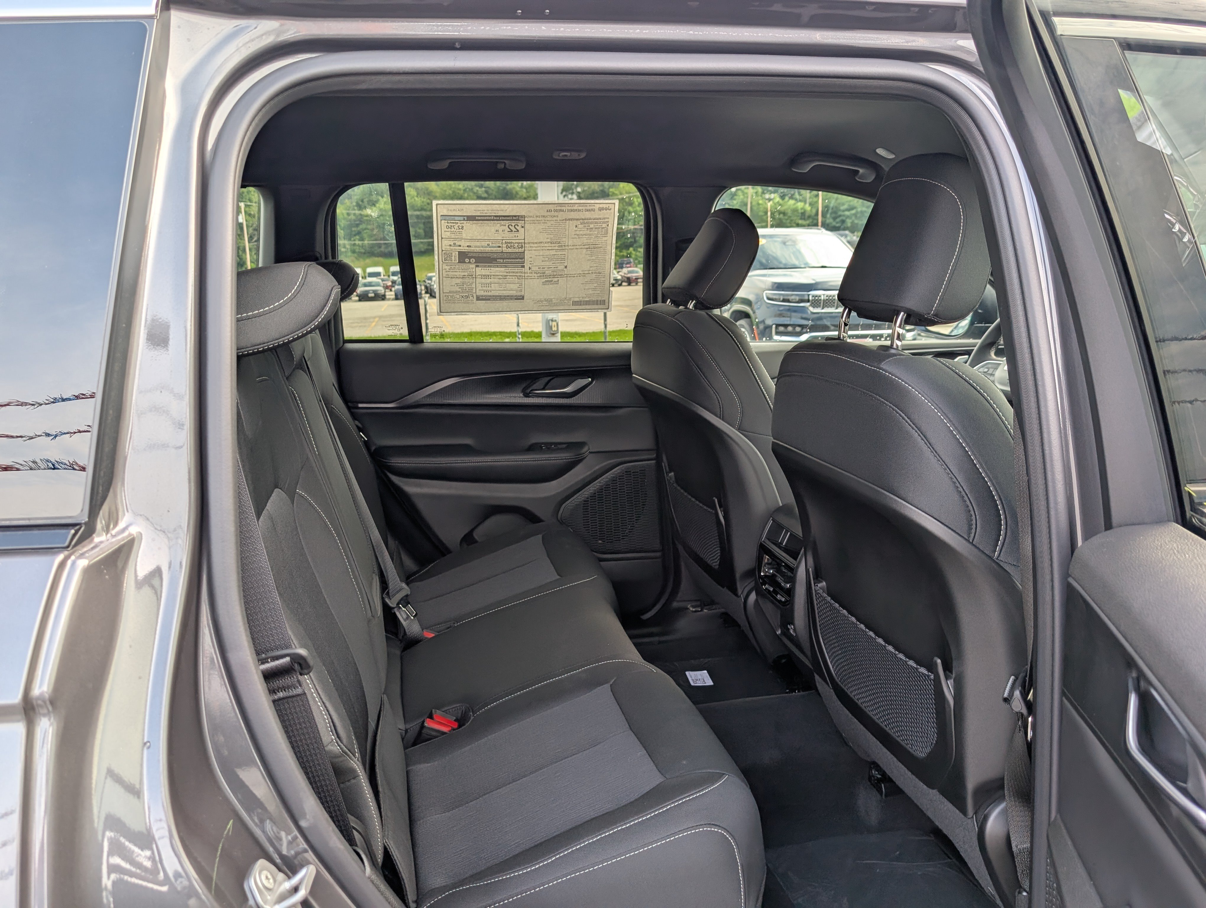 New 2026 Jeep Grand Cherokee Laredo AWD/4WD image 11