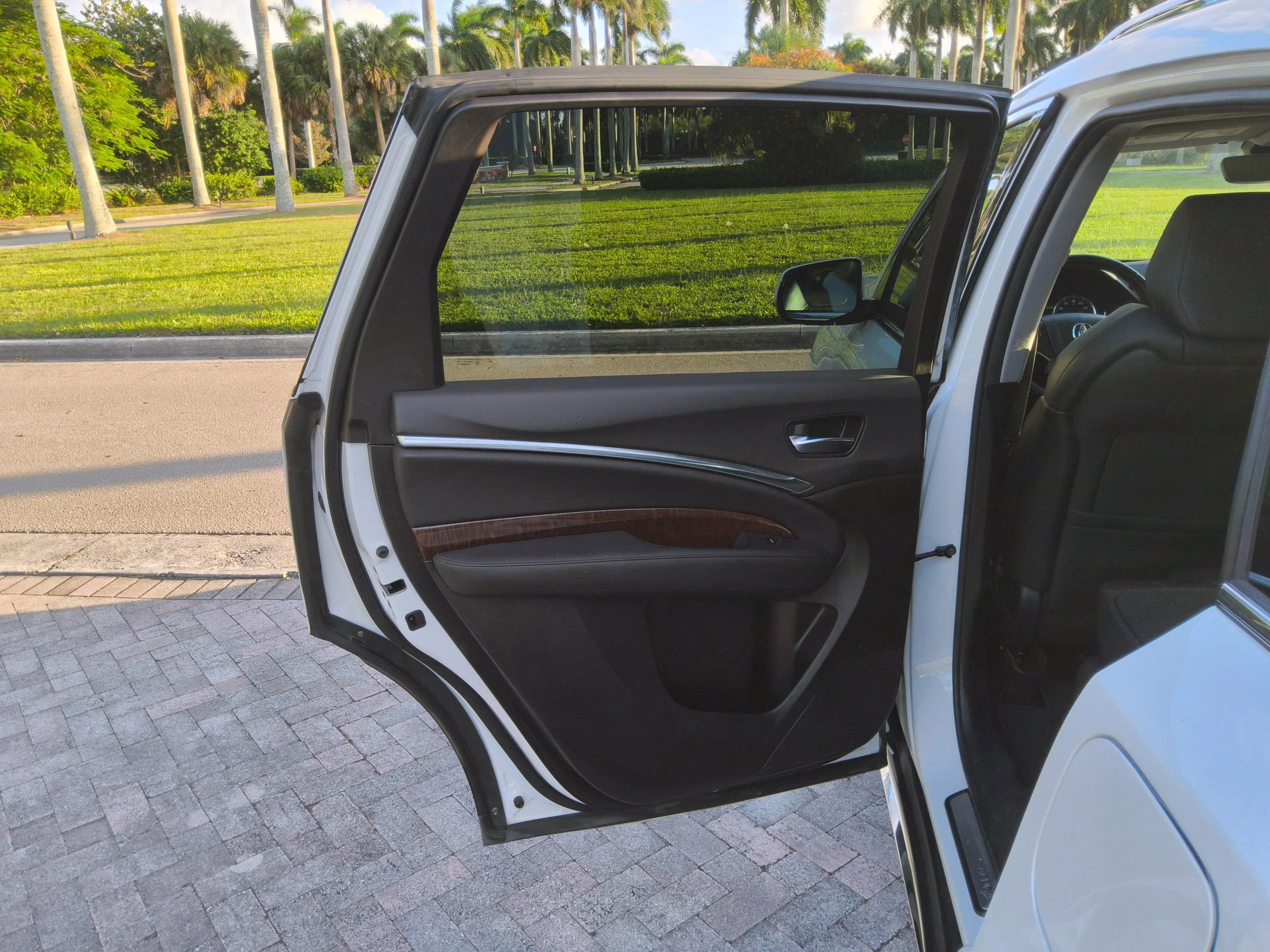 Used 2020 Acura MDX SH-AWD image 29