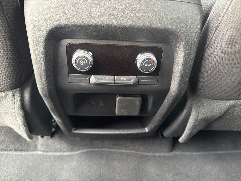 Used 2025 GMC Acadia Elevation FWD image 16