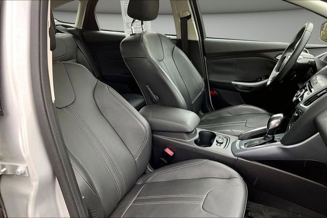 Used 2012 Ford Focus Titanium FWD image 29