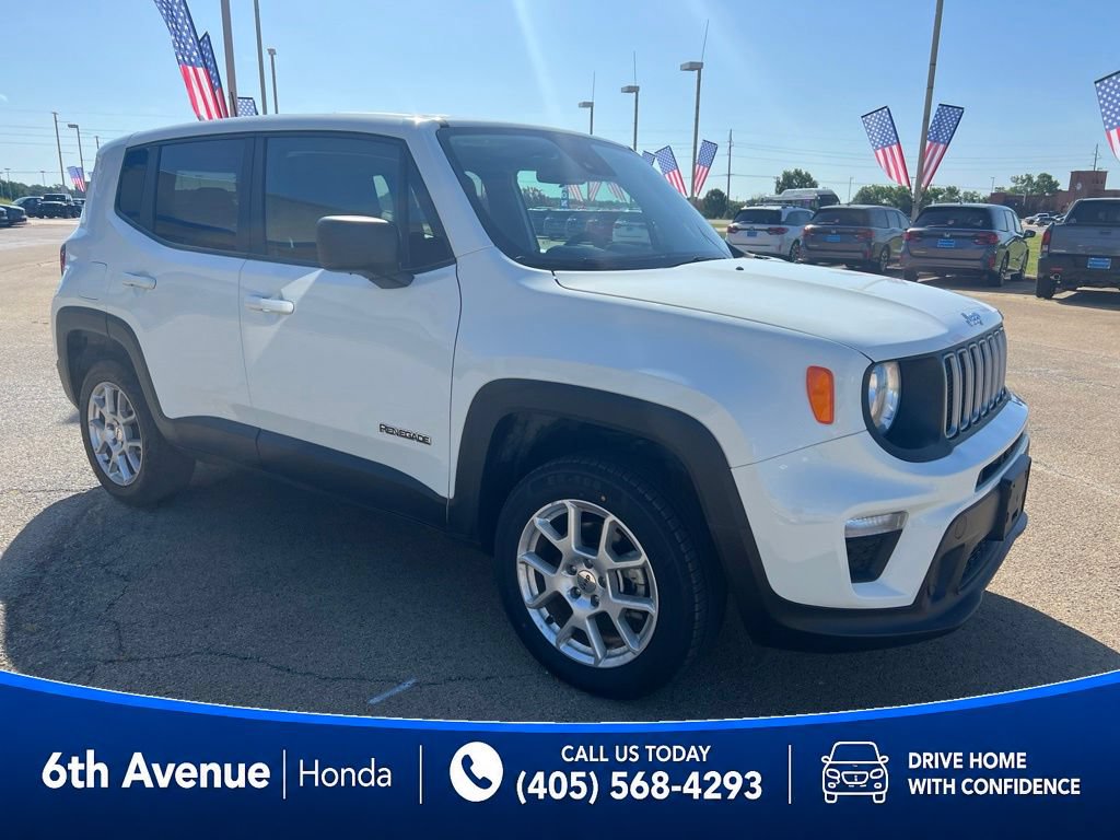 Used 2023 Jeep Renegade Latitude AWD/4WD image 3