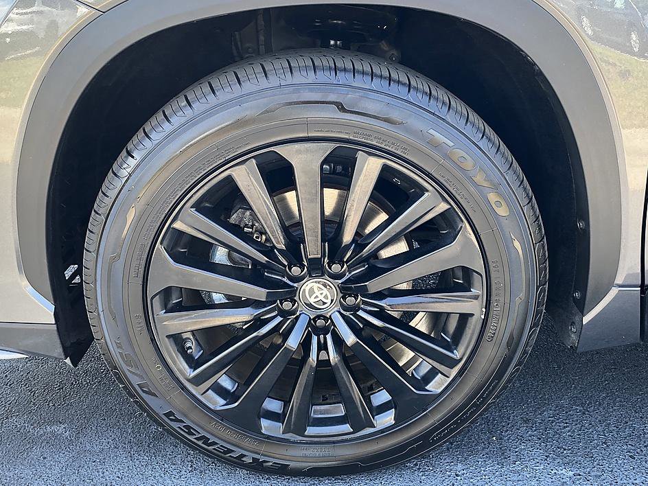 Used 2024 Toyota Highlander XSE image 8