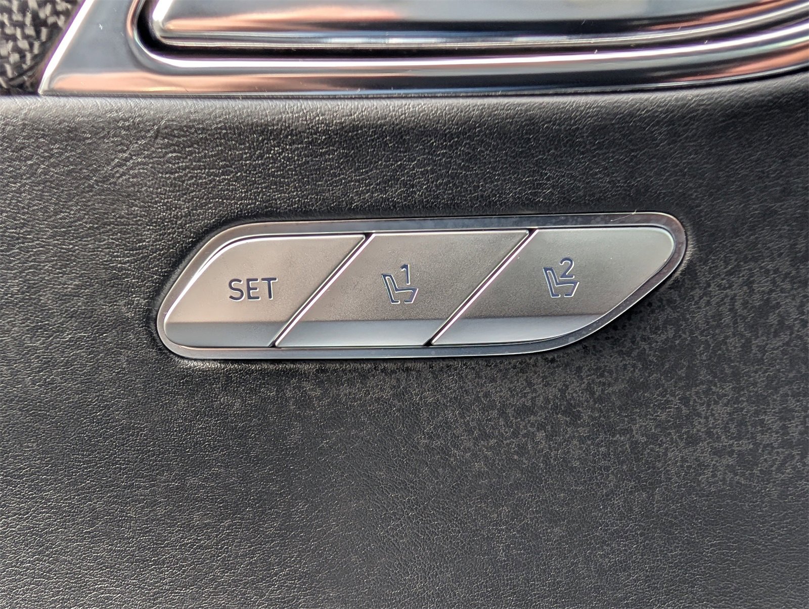 Used 2025 Genesis GV80 3.5T e-SC image 21