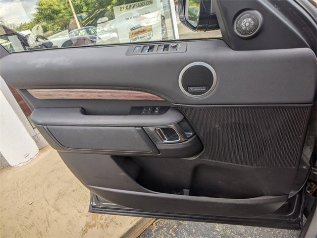 Used 2018 Land Rover Discovery HSE image 23