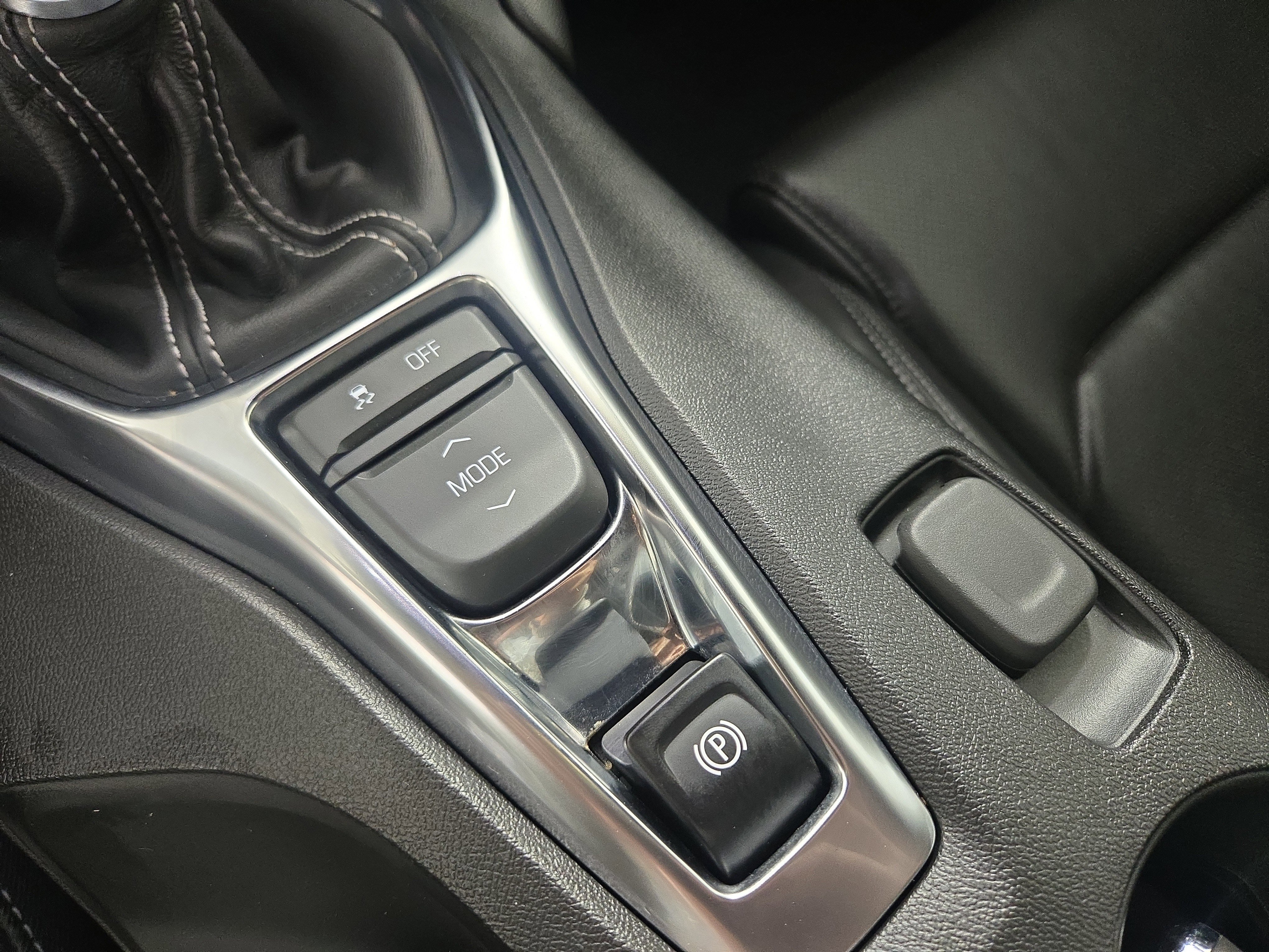 Certified 2023 Chevrolet Camaro LT w/ RS Package image 29