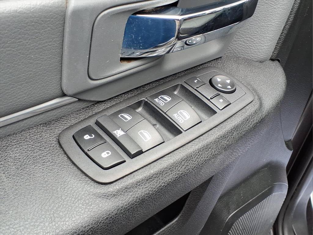 Used 2024 RAM 1500 Classic SLT AWD/4WD image 16