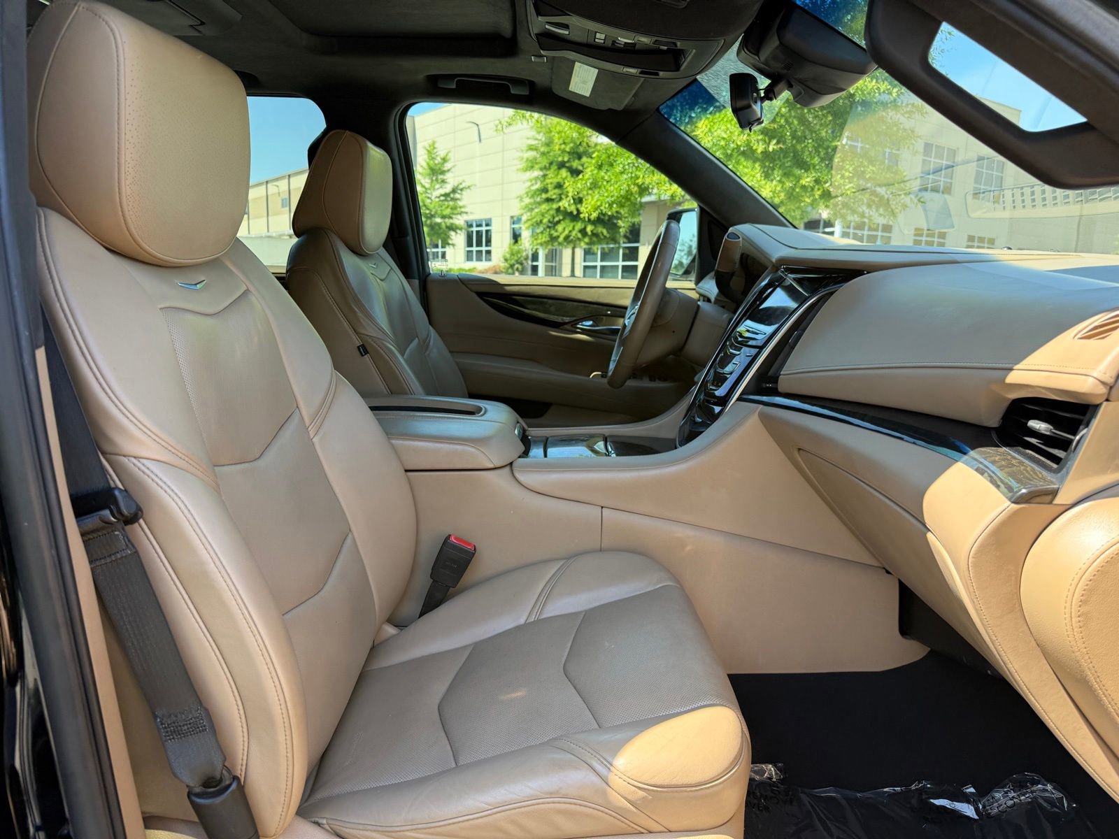 Used 2019 Cadillac Escalade ESV Platinum AWD/4WD image 35