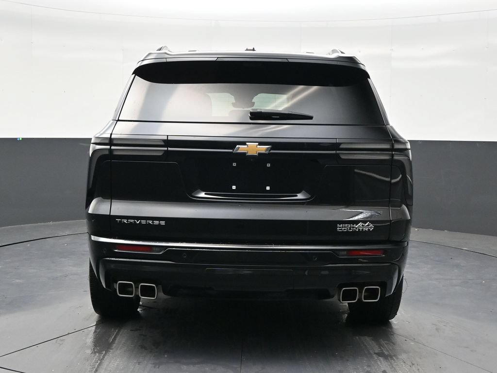 Used 2025 Chevrolet Traverse High Country FWD image 4
