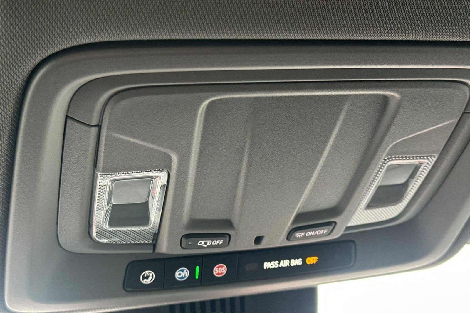 Used 2025 Chevrolet Silverado 1500 Custom image 24