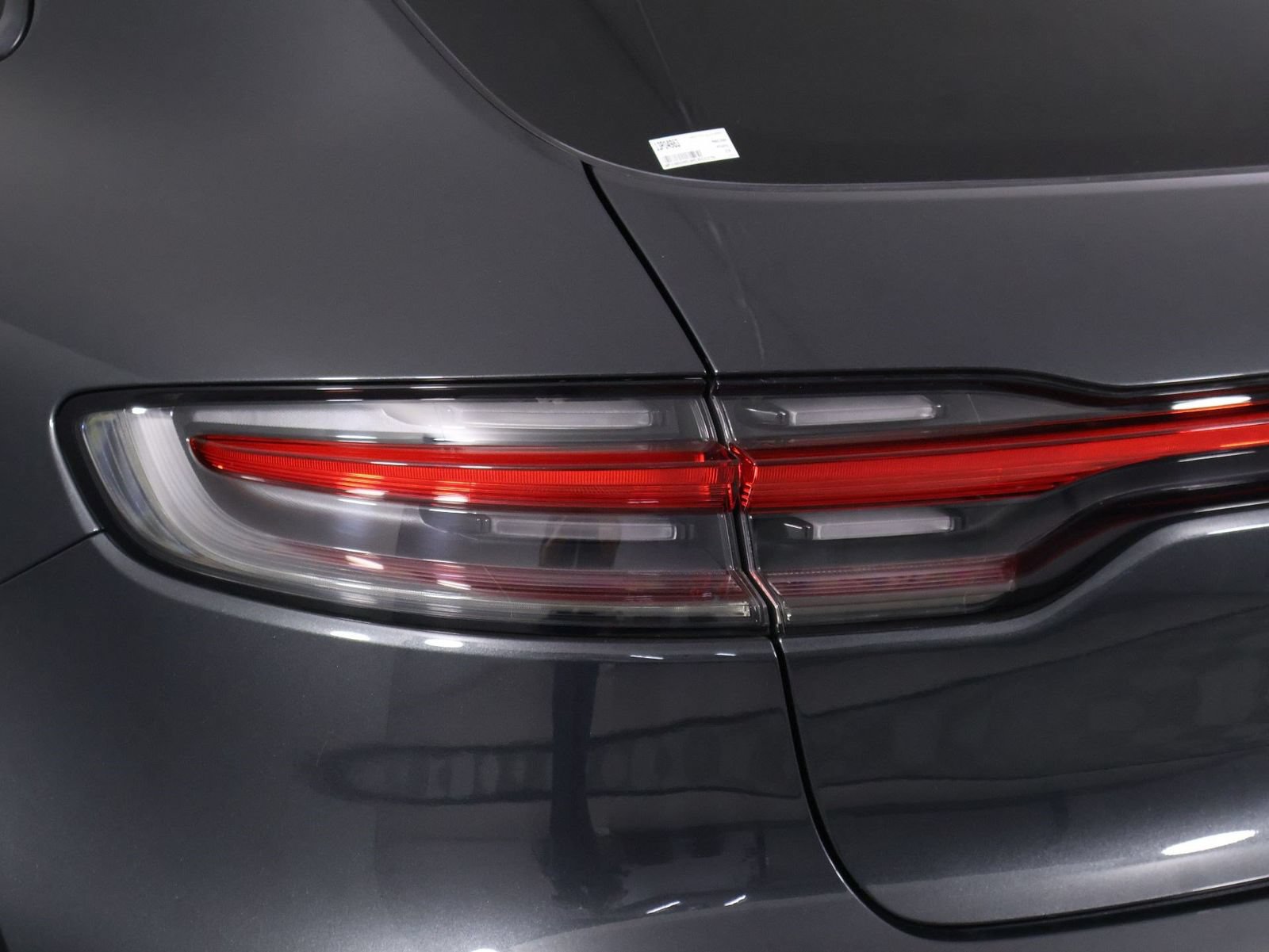 Certified 2024 Porsche Macan AWD/4WD image 21